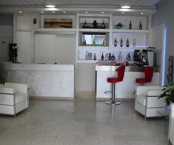 Ξενοδοχείο Gin 3*