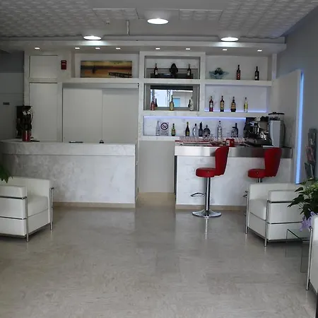 Ξενοδοχείο Gin 3*
